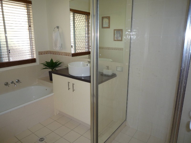 8 Driftwood Place, Parkwood QLD 4214