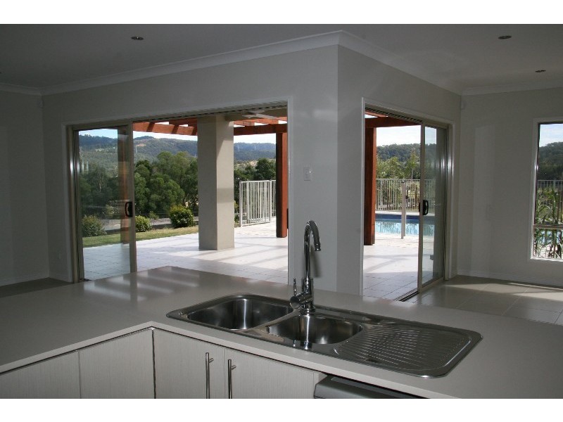 9 Greenacre Way, Maudsland QLD 4210