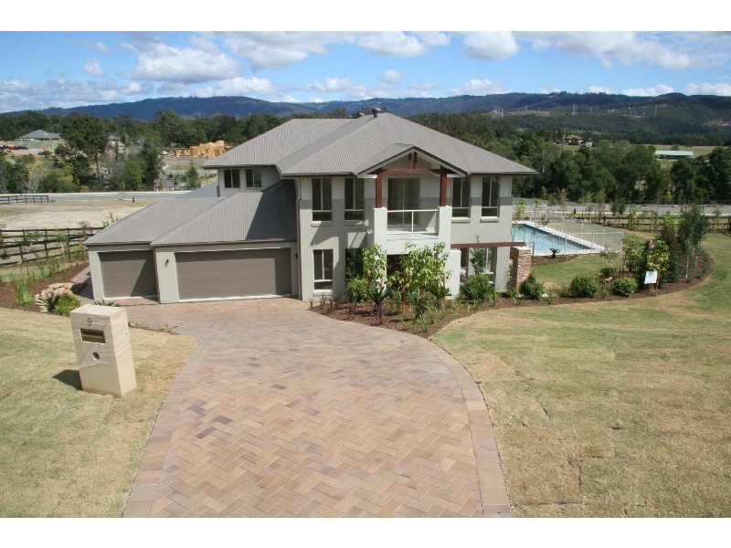 9 Greenacre Way, Maudsland QLD 4210