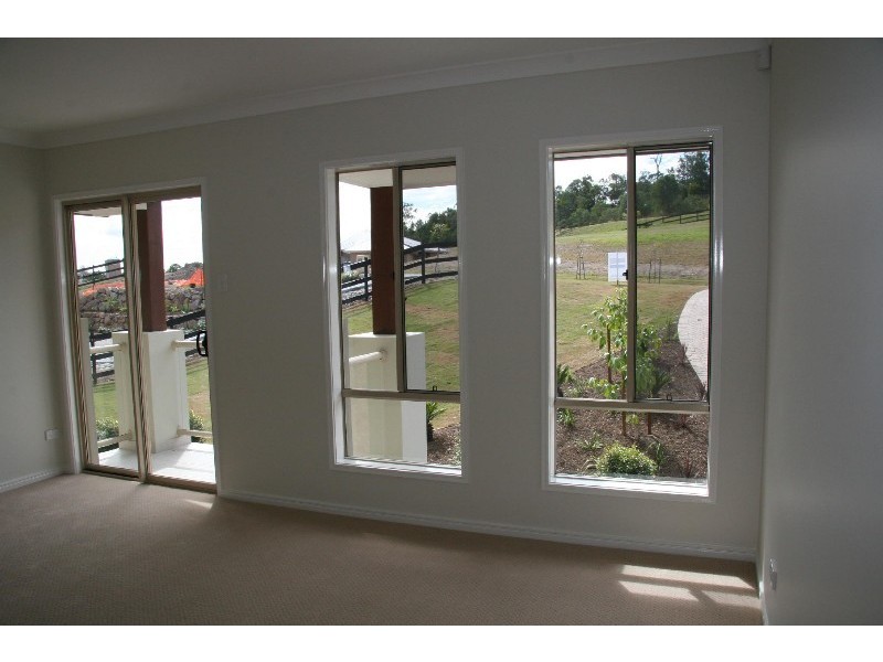 9 Greenacre Way, Maudsland QLD 4210