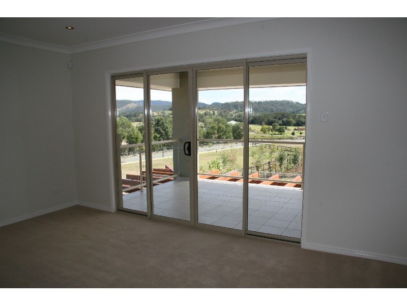 9 Greenacre Way, Maudsland QLD 4210