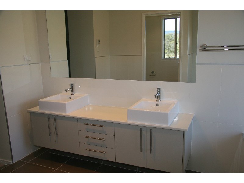 9 Greenacre Way, Maudsland QLD 4210