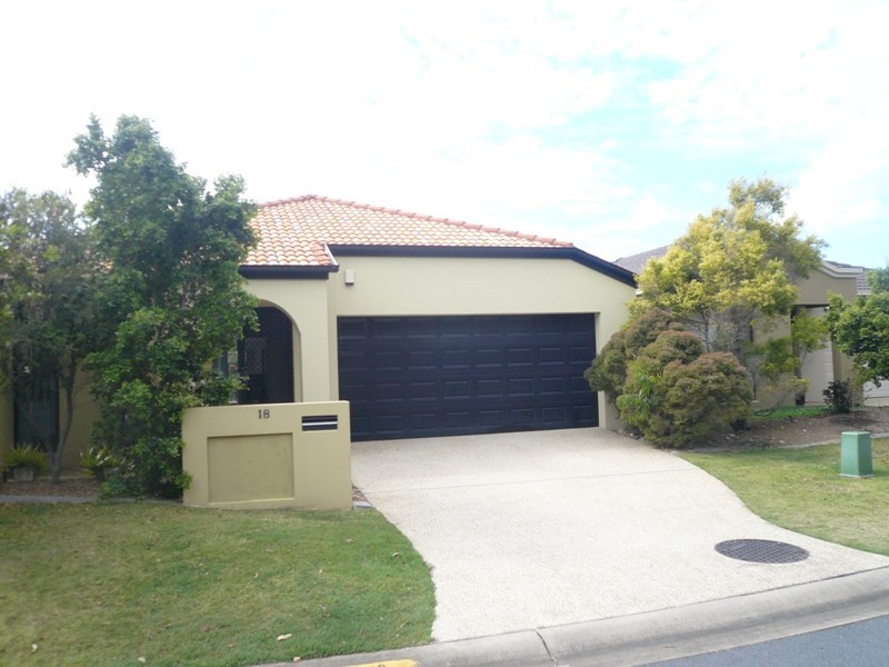 18 Blackwattle CCourt, Arundel QLD 4214