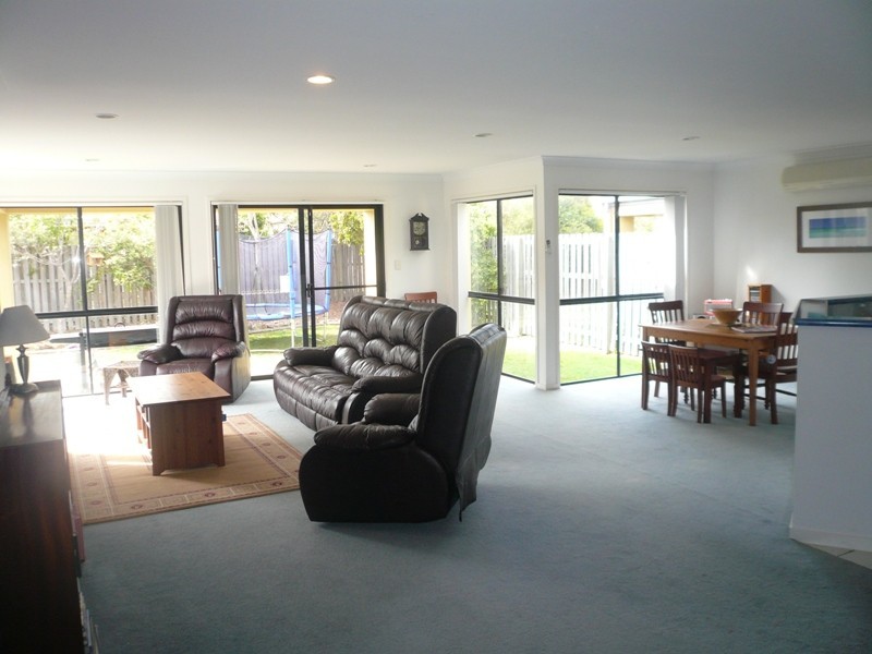 18 Blackwattle CCourt, Arundel QLD 4214