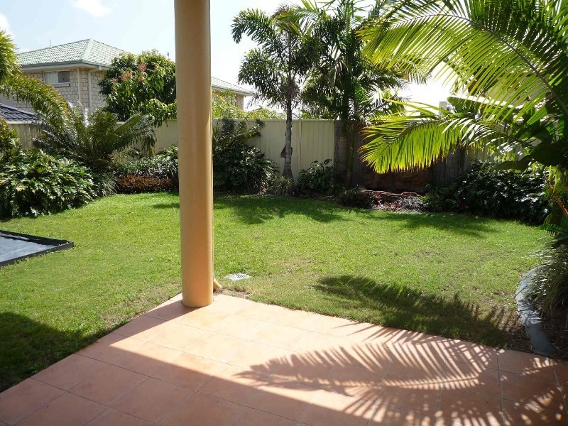 70 Ingles Circuit, Arundel QLD 4214