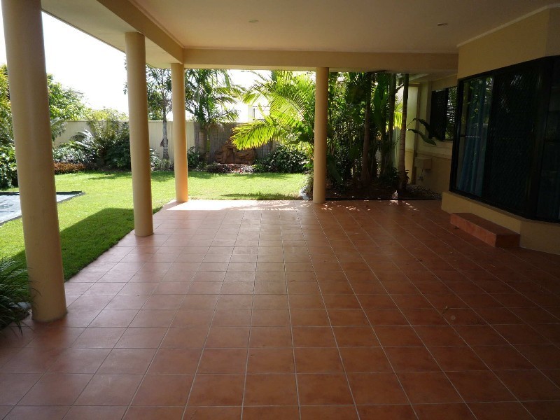 70 Ingles Circuit, Arundel QLD 4214