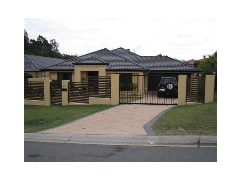 45 Nottinghill Gate Drive, Arundel QLD 4214