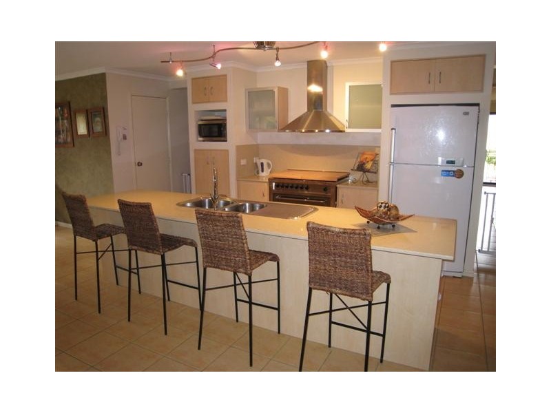 45 Nottinghill Gate Drive, Arundel QLD 4214