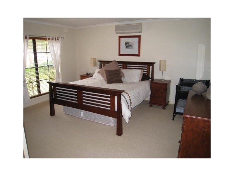 45 Nottinghill Gate Drive, Arundel QLD 4214