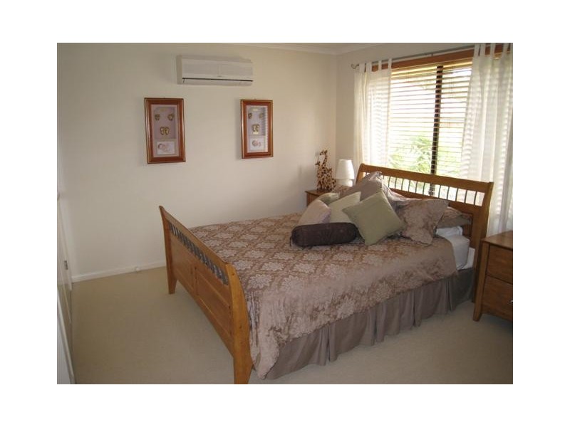 45 Nottinghill Gate Drive, Arundel QLD 4214