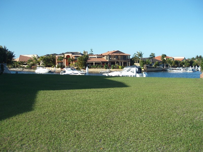 16 Chesterfield Place, Runaway Bay QLD 4216