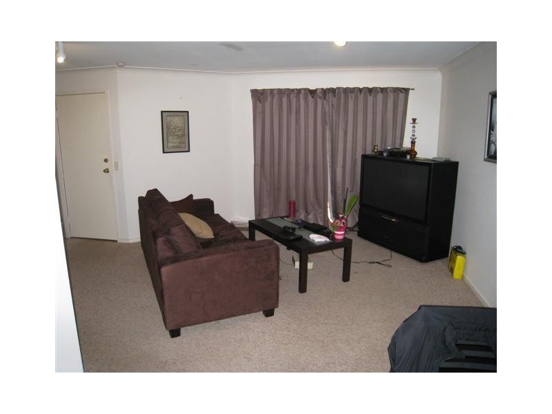 9/137 Olsen Avenue, Labrador QLD 4215