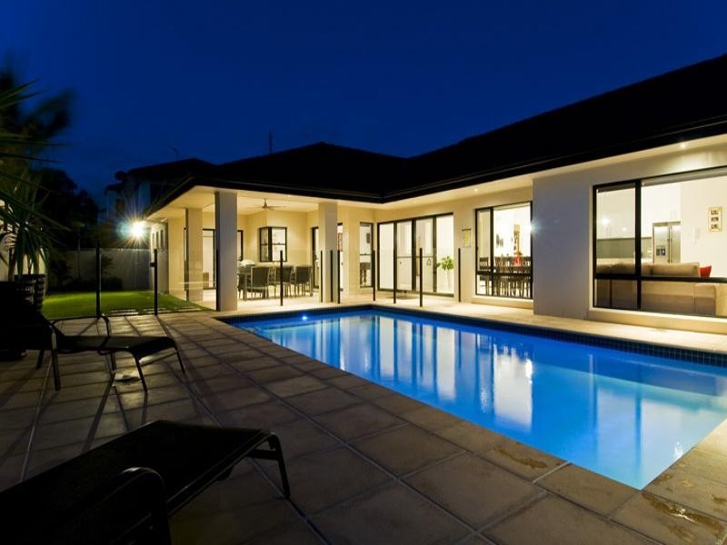 2 Park View Place, Hope Island QLD 4212