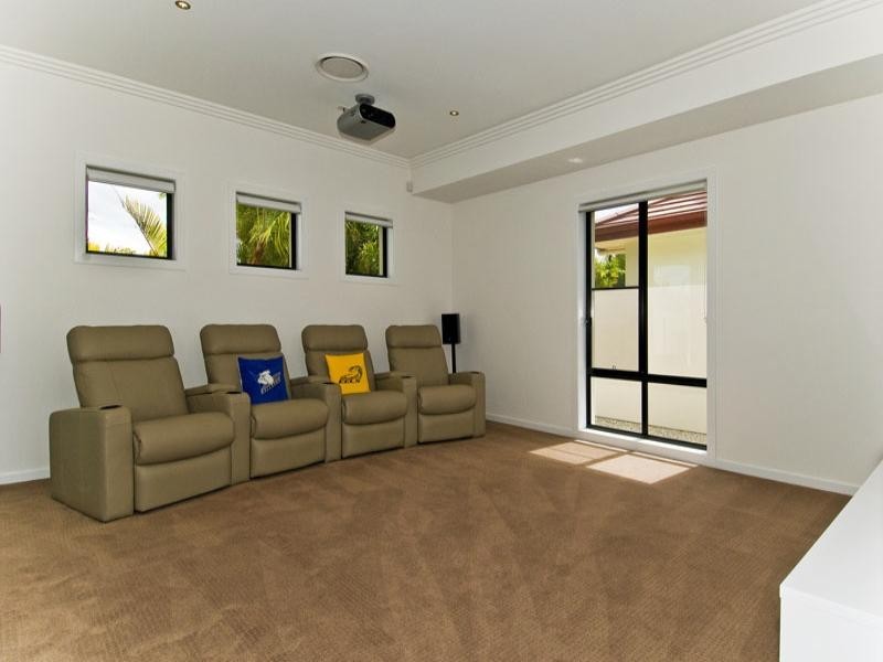 2 Park View Place, Hope Island QLD 4212