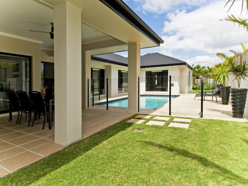 2 Park View Place, Hope Island QLD 4212
