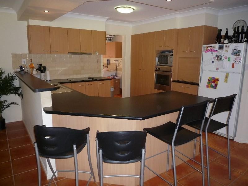 9 Torquay Place, Arundel QLD 4214