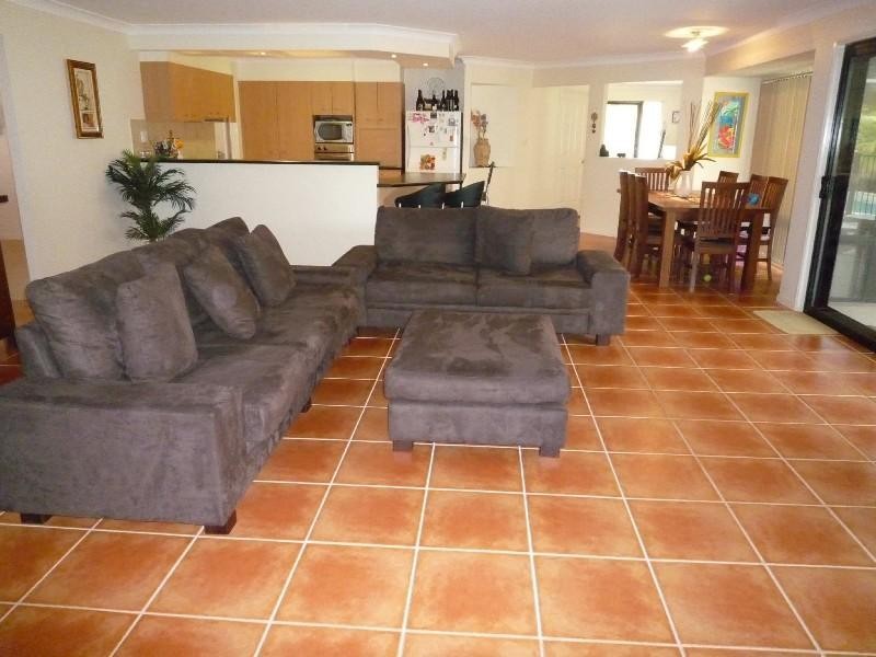 9 Torquay Place, Arundel QLD 4214