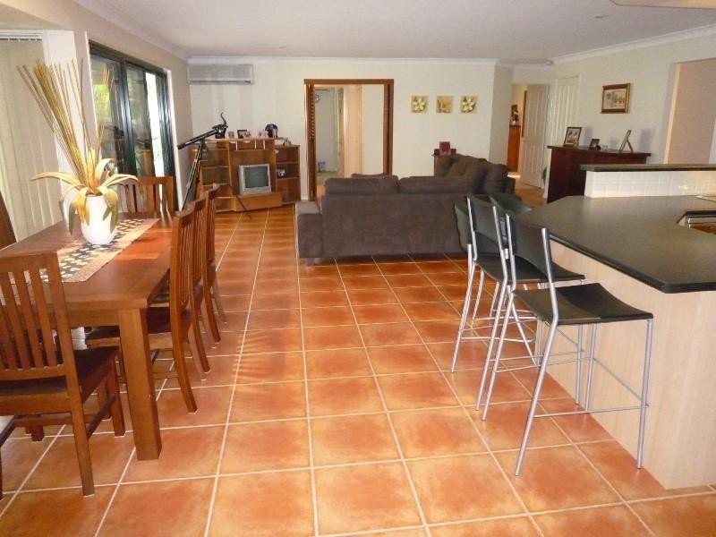 9 Torquay Place, Arundel QLD 4214