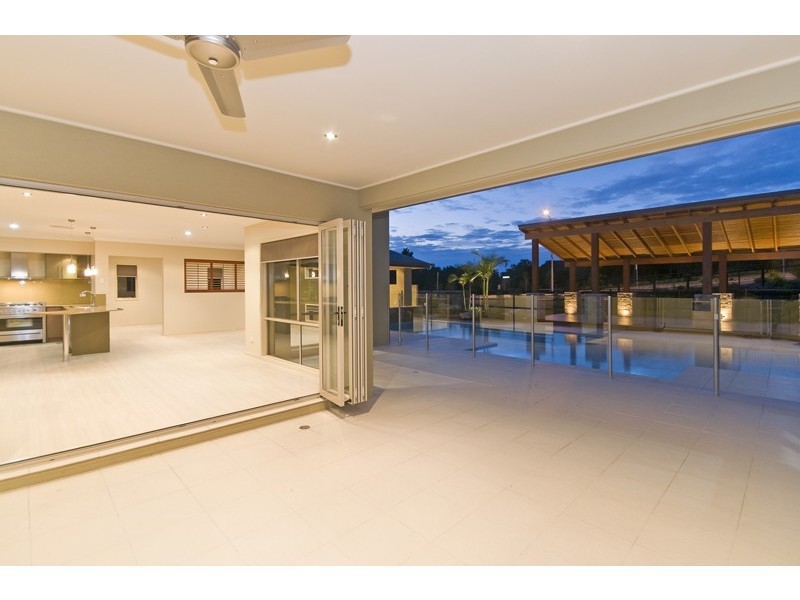 11 Meadow Court, Maudsland QLD 4210