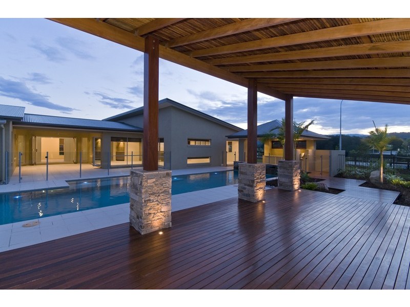 11 Meadow Court, Maudsland QLD 4210