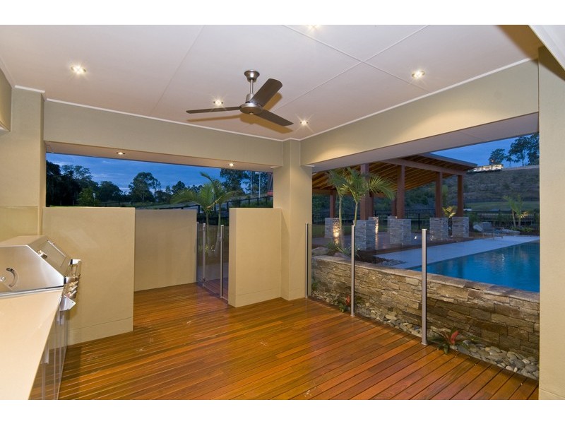 11 Meadow Court, Maudsland QLD 4210