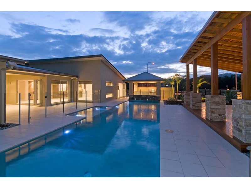 11 Meadow Court, Maudsland QLD 4210