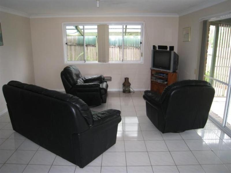 18 Masters Street, Arundel QLD 4214