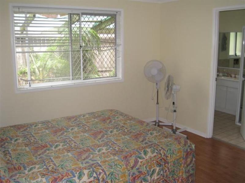 18 Masters Street, Arundel QLD 4214