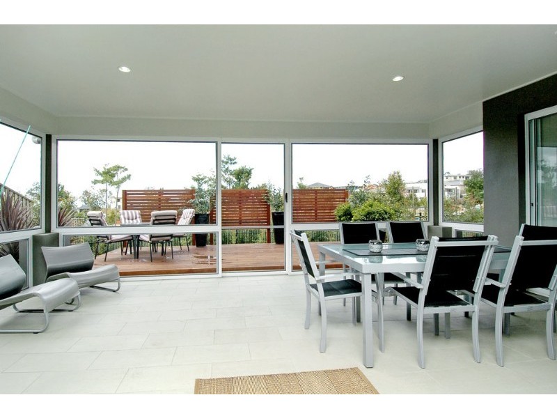 8 Twynam Mews, Pacific Pines QLD 4211