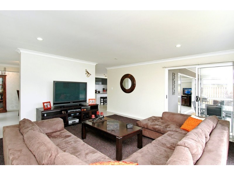 8 Twynam Mews, Pacific Pines QLD 4211