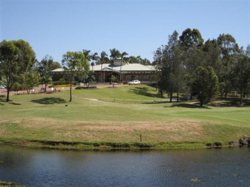 4 Steyning Court, Arundel QLD 4214