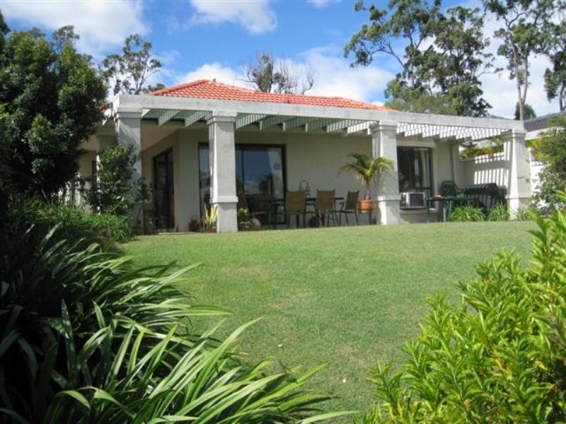 4 Steyning Court, Arundel QLD 4214