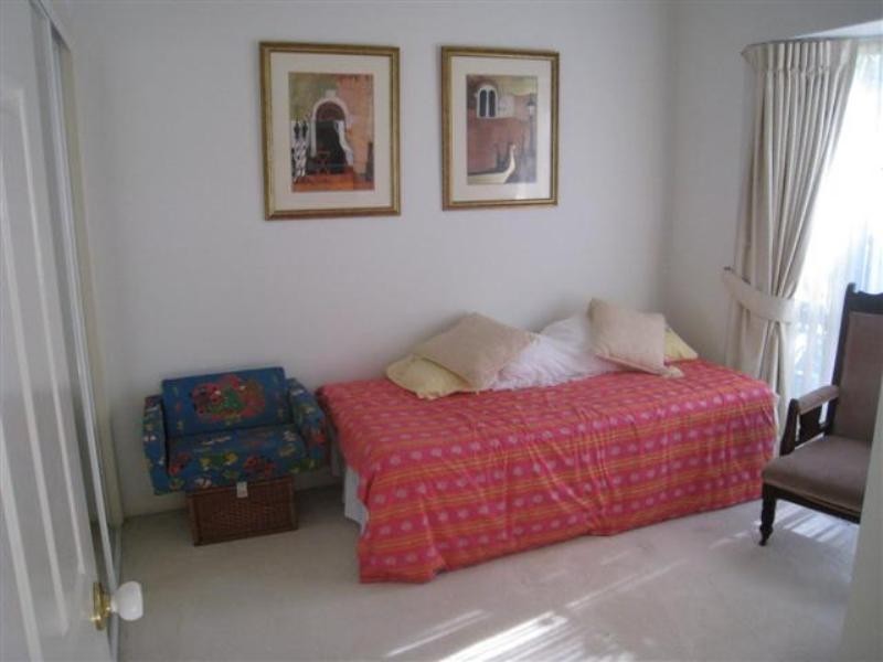 4 Steyning Court, Arundel QLD 4214