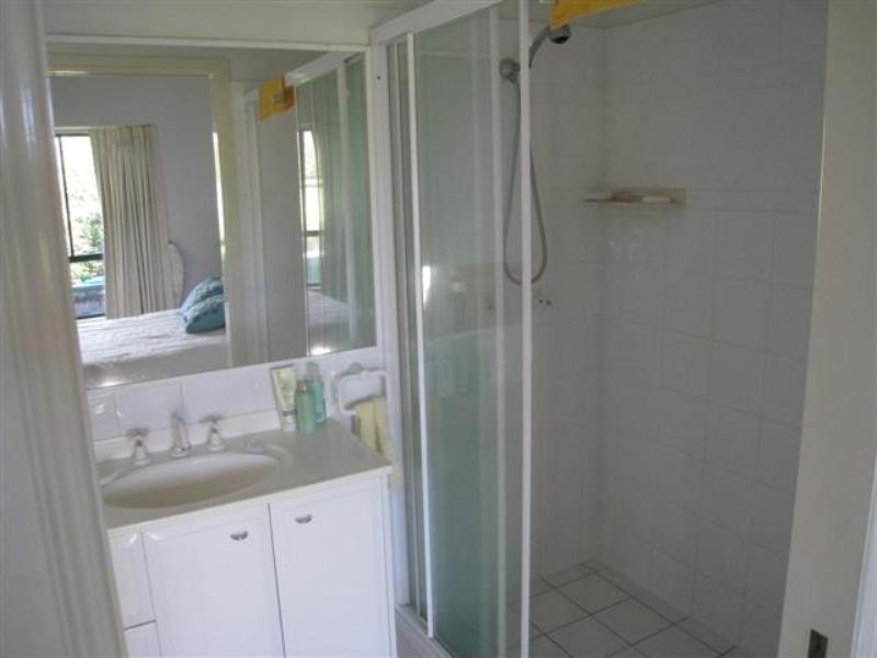 4 Steyning Court, Arundel QLD 4214