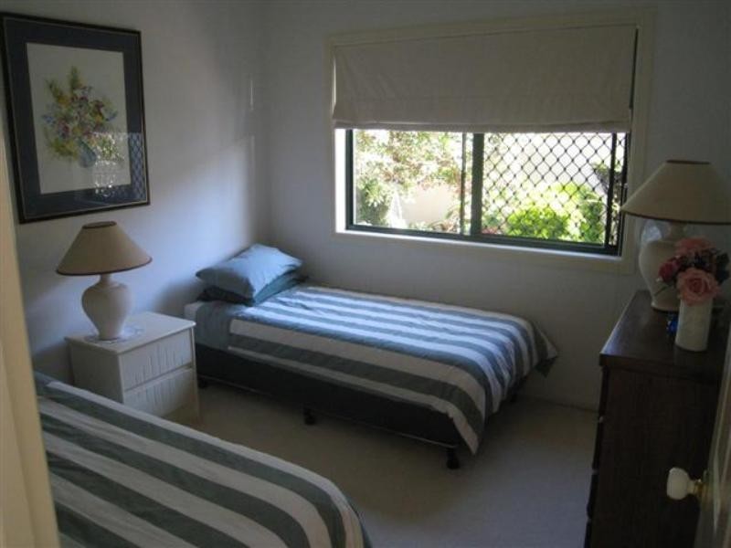 4 Steyning Court, Arundel QLD 4214