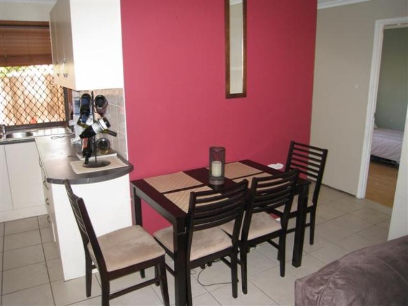 2/303 Government Road, Labrador QLD 4215