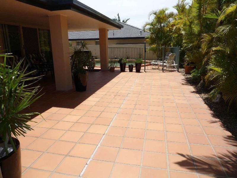 7 Kirdford Court, Arundel QLD 4214