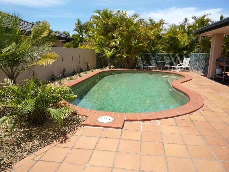 7 Kirdford Court, Arundel QLD 4214