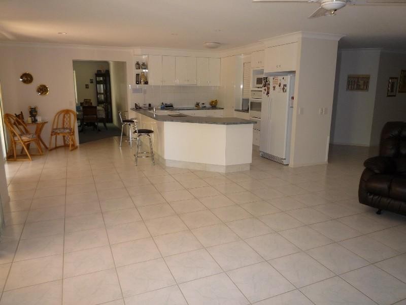 7 Kirdford Court, Arundel QLD 4214