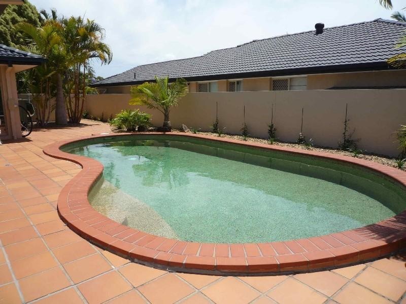 7 Kirdford Court, Arundel QLD 4214