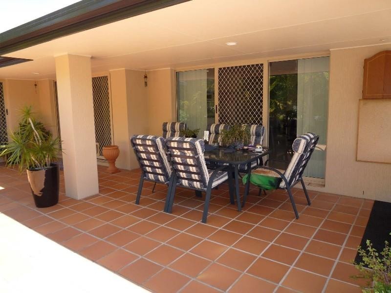 7 Kirdford Court, Arundel QLD 4214