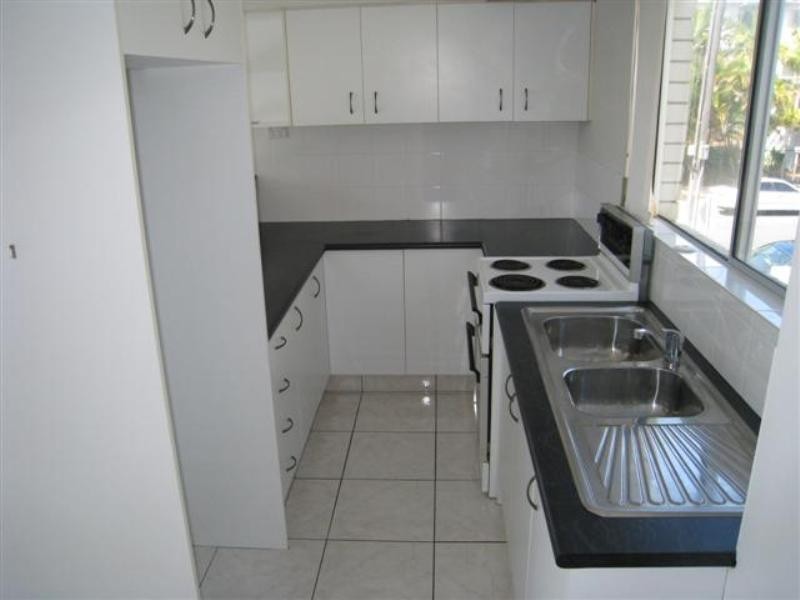 8/294 Marine Parade, Labrador QLD 4215