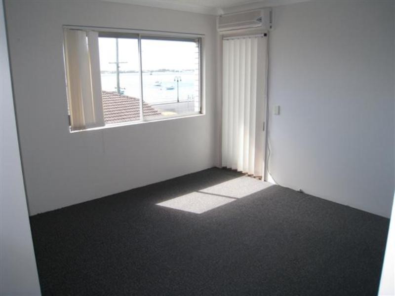 8/294 Marine Parade, Labrador QLD 4215