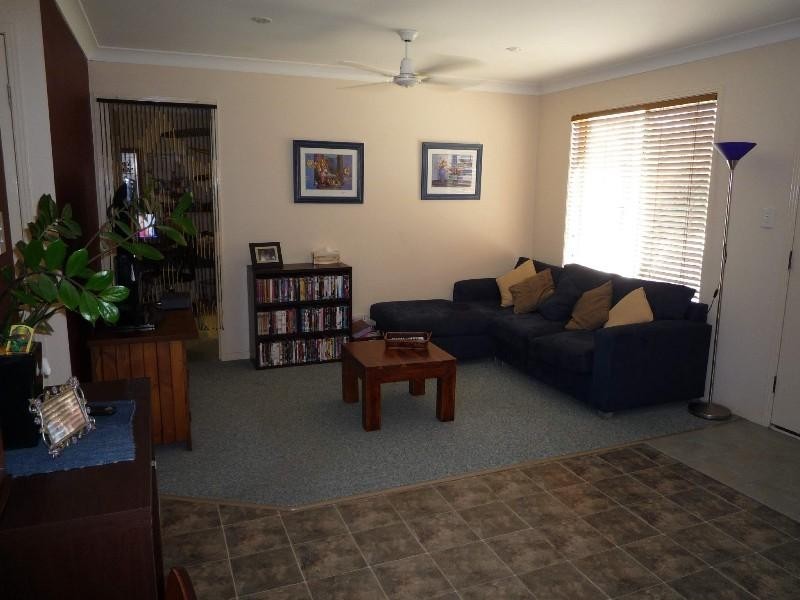 15 Madasin Close, Arundel QLD 4214