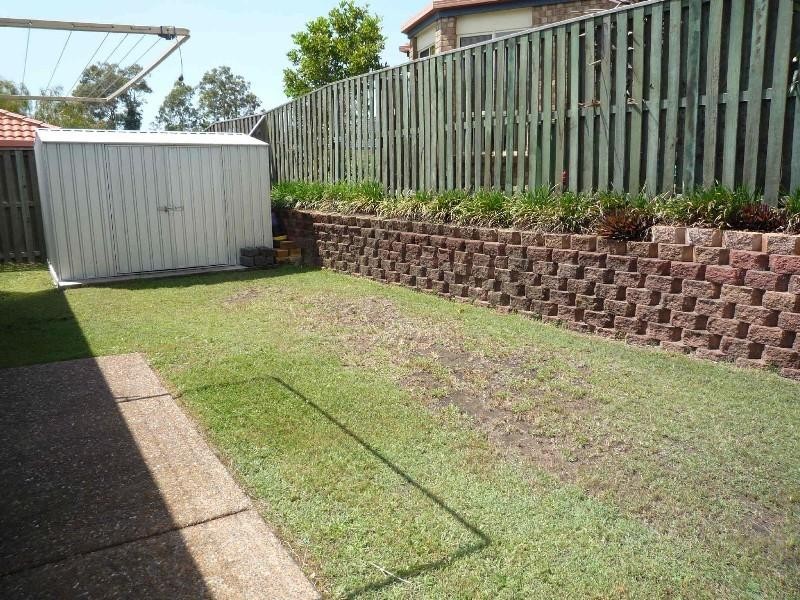 15 Madasin Close, Arundel QLD 4214