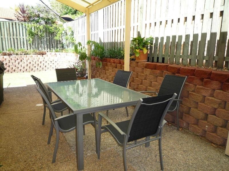 15 Madasin Close, Arundel QLD 4214