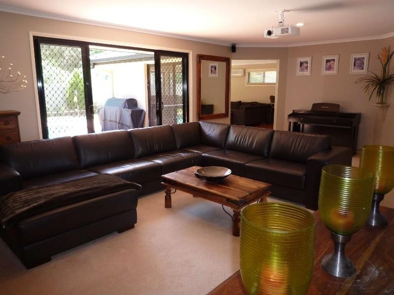 18 Kettlewell Chase, Arundel QLD 4214