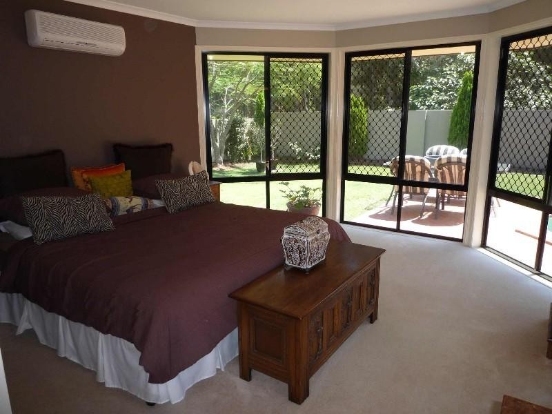 18 Kettlewell Chase, Arundel QLD 4214