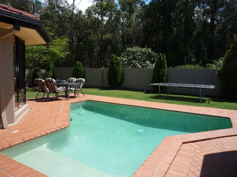 18 Kettlewell Chase, Arundel QLD 4214