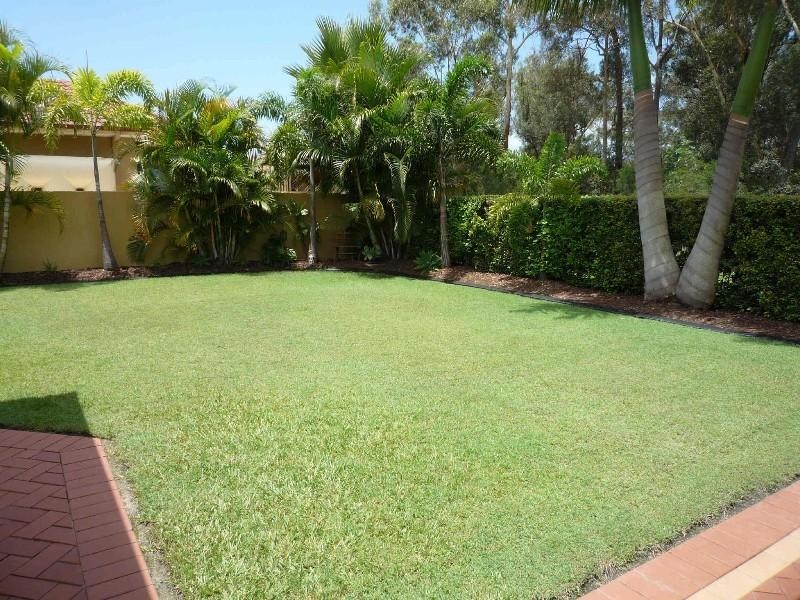 27 Petworth Court, Arundel QLD 4214
